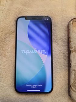 Fully unlocked no scratches iphone 12 looks new