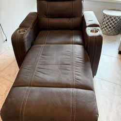 Elegant Dark Brown Chaise Lounge – Comfortable & Stylish