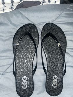 GBG Sandals V slide ons