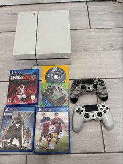 PS4 Bundle – 2 Controllers + 5 Games