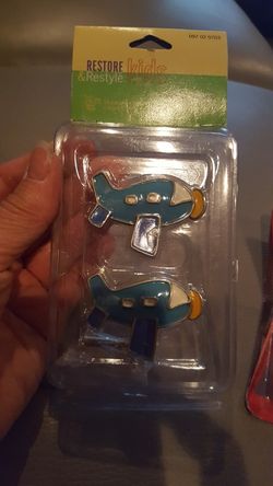 Plane knobs/hardware