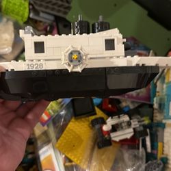 100lb Of Legos