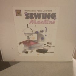 Professional Pedal Operated Sewing Machine
