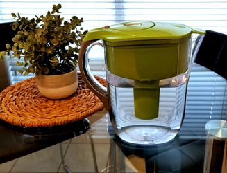 Brita Large 10 Cup Water Filter Pitcher with 1 Standard Filter, BPA Free – Grand, Green - 35940