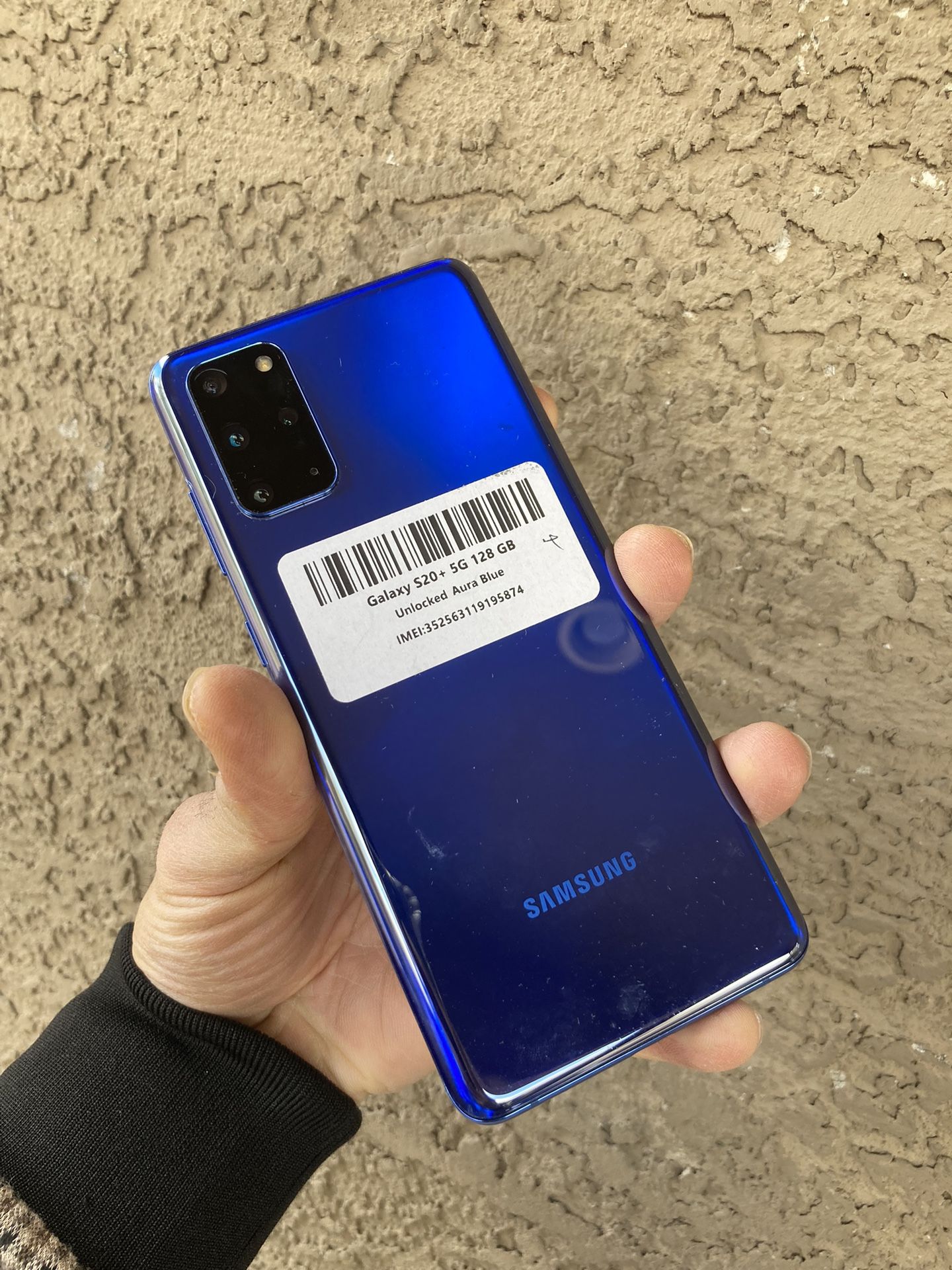 Samsung Galaxy S20 Plus Like New And Unlocked! No Activation