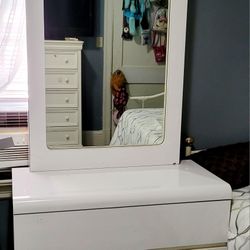 Cabinet With Mirror 