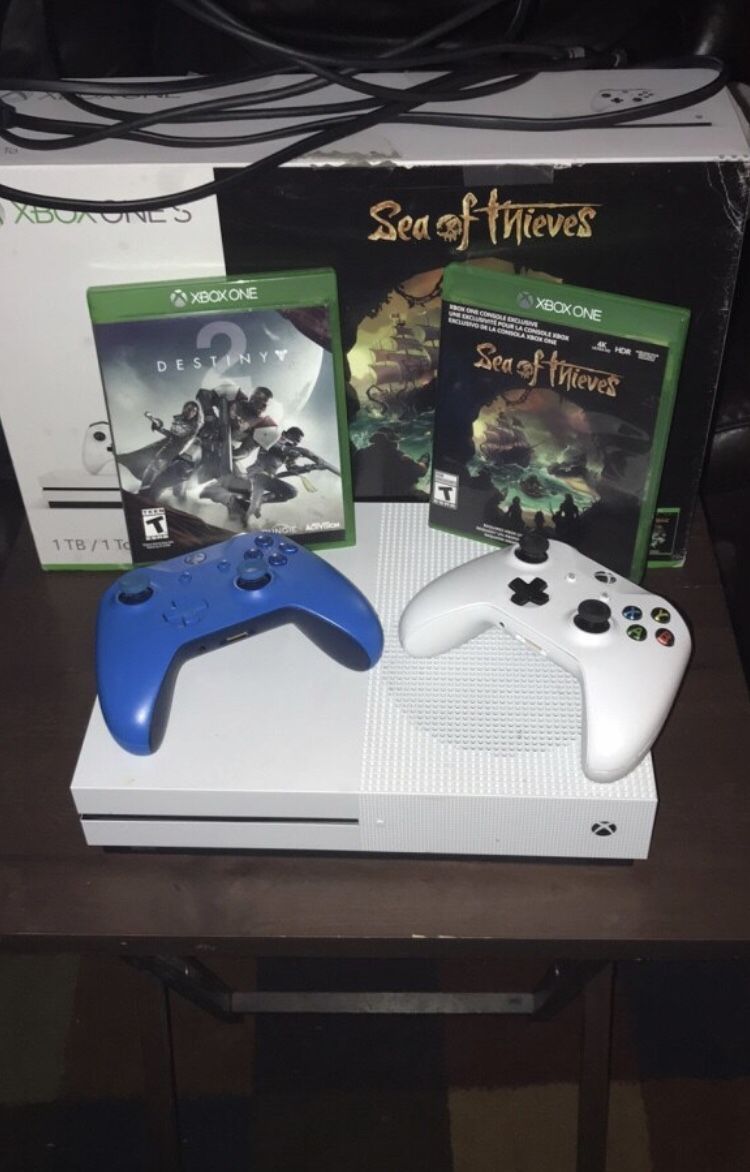 Xbox One S w/ extra blue controller & Destiny 2
