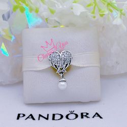Adorable Charm 925 silver for Pandora moments bracelet.