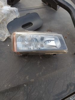 03 -06 Chevy Silverado Right Headlight