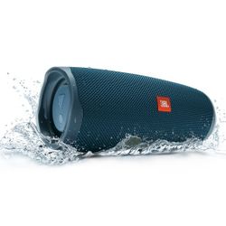 JBL CHARGE 4 PORTABLE BLUETOOTH SPEAKER Like New! 