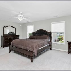 Complete King Bedroom Set $399