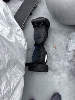 Swagtron That Plays Music