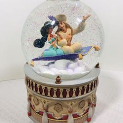 Vintage 1992 Disney World Aladdin & Jasmine Snow Globe