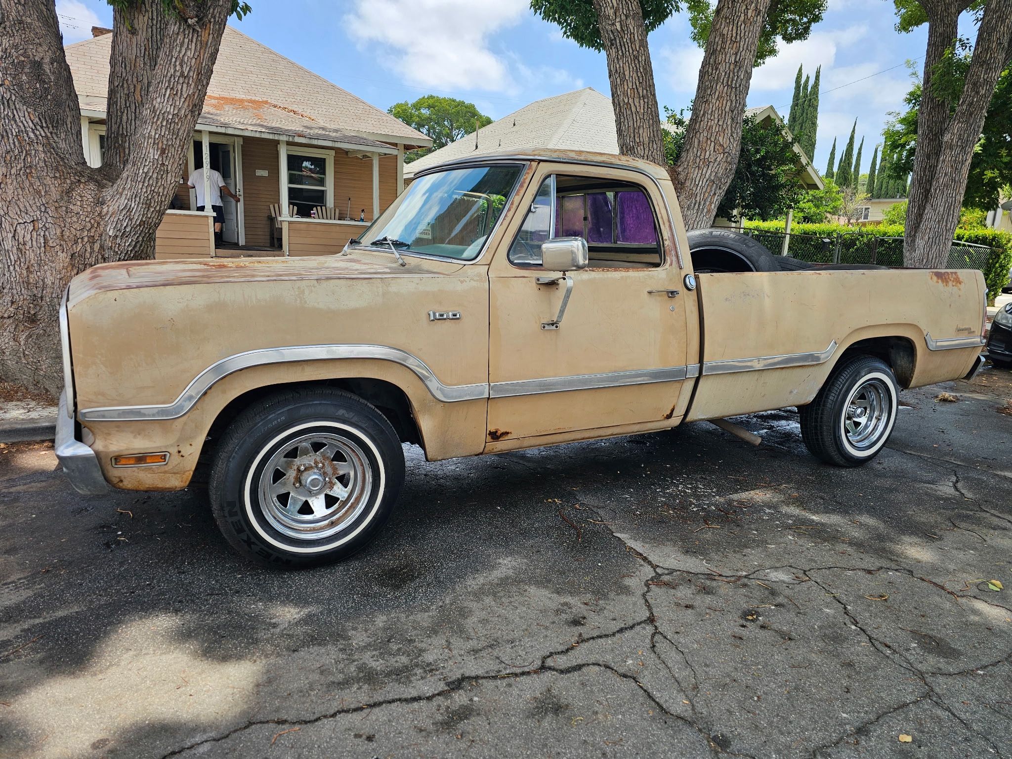 1972 Dodge D 100 Adventure Sport Pick Up Truck