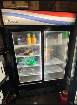 2 door Merchandise fridge, can deliver