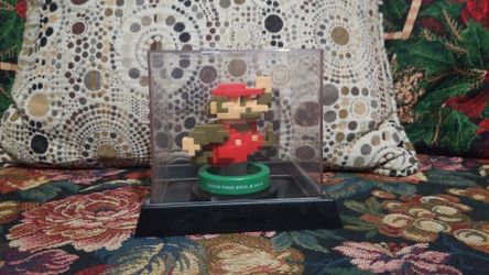 amiibo case with mario classic