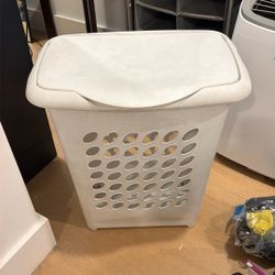 Plastic Laundry Hamper 