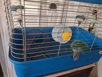 Jaula grande para hamsters   con sus juguetes y beveraguas