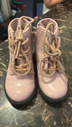 Girls boots