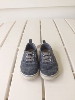 Toddler old navy shoes size 7
