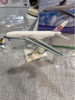 1:400 Diecast airplanes 767 and A380