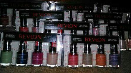 (4) pk. Revlon Nail Polish. New!