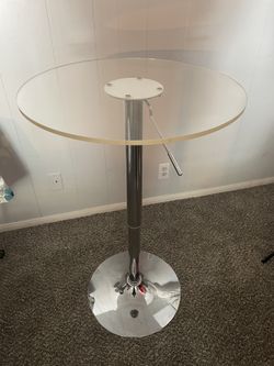 CLEAR PLEXIGLASS PODIUM