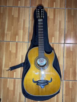 Oscar Schmidt OH22SE Bajo Quinto. Needs repair, bridge lifted off, cracked wood