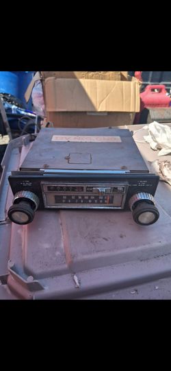 Audiovox ID-400 car radio 8track