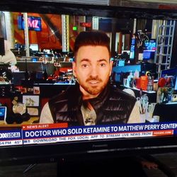 50"PANASONIC 1080P HDTV WITH ROKU REMOTE $150 FINAL PRICE SEE 👀 ALL PICTURES 