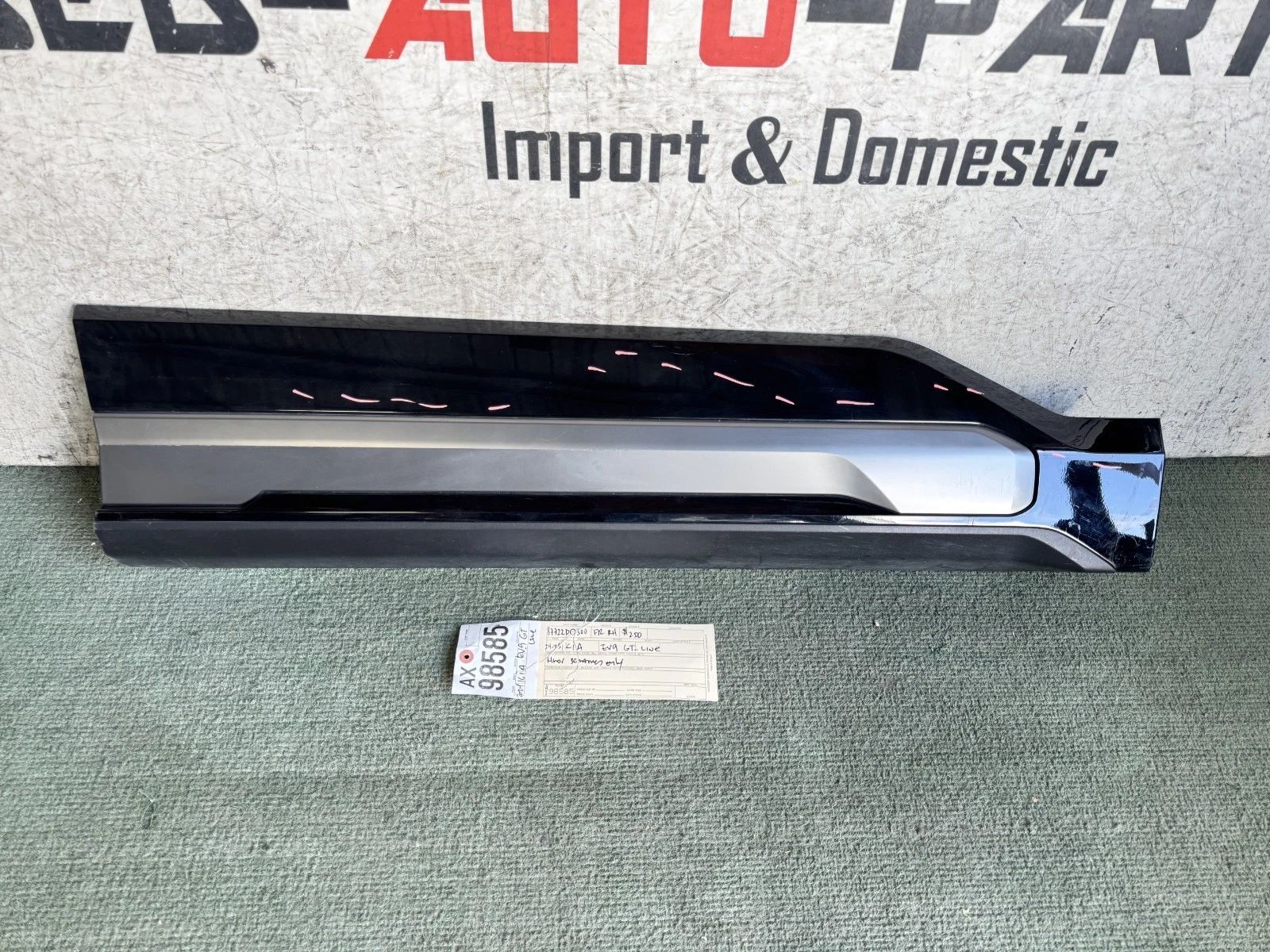 Share 2024 2025 KIA EV9 GT-LINE FRONT RIGHT PASSENGER LOWER DOOR MOLDING OEM AX98585