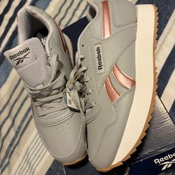 Womens Reebok Shoes Size 10 