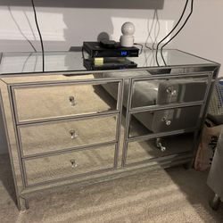 Dresser And Chest (mirrored style) 
