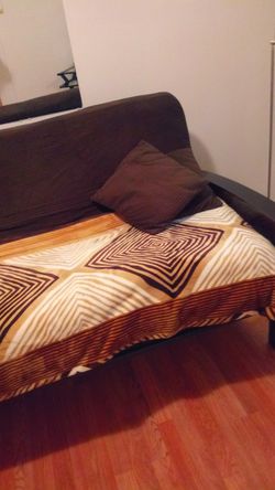 Futon/ drk brown