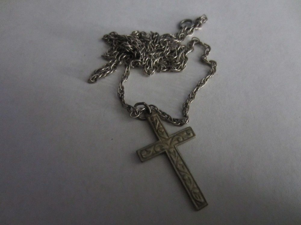 19" silver necklace with cross pendant, 925.