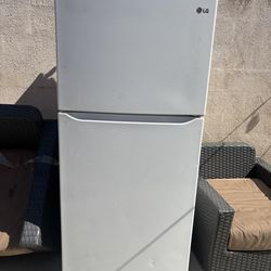 LG refrigerator