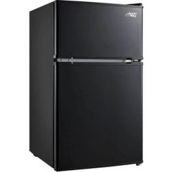 *Brand New In Box* Artic King 3.2cu 2 Door Fridge