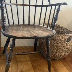Antique Windsor Back Arm Chair Quality!!! Youth or Small Adult Size 