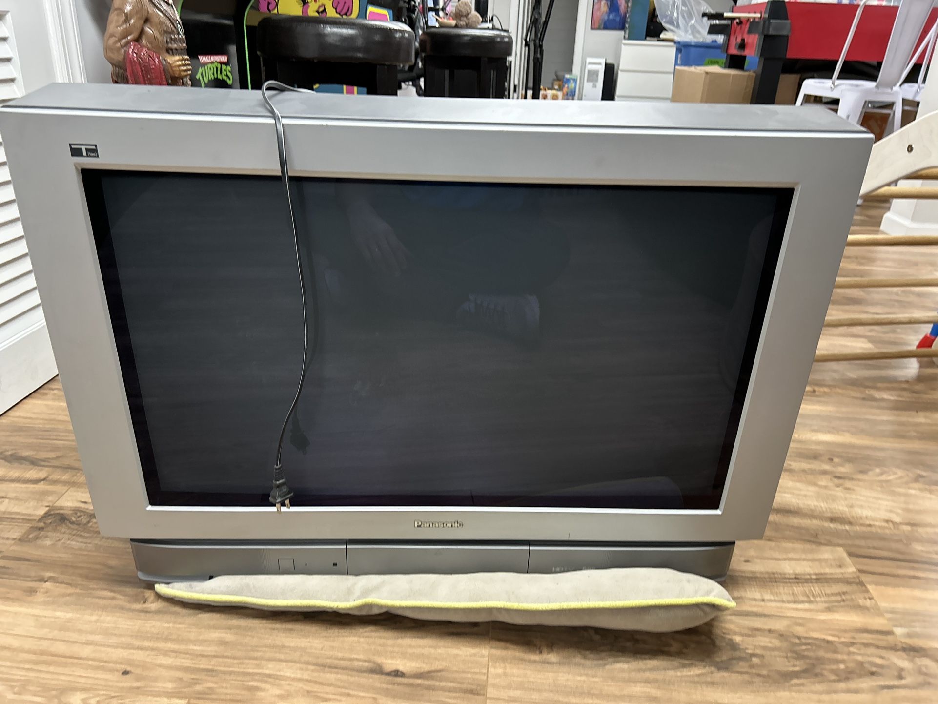 35” HD CRT Fat Tv Television Gaming CT-34WX52