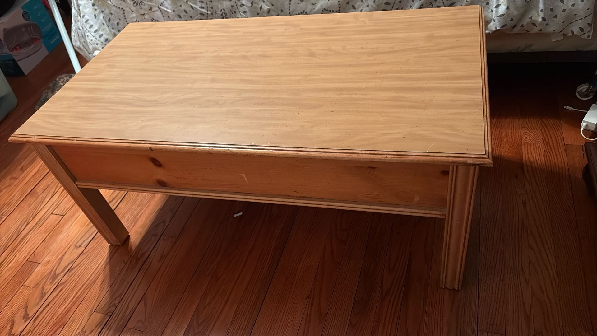 Light Wood Coffee Table – Perfect for Apartment or Dorm!