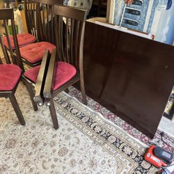Table with 4 Chairs