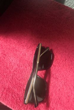 Brand Gucci sun glasses