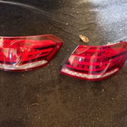 2 Mercedes E Class Passenger Tail Light 