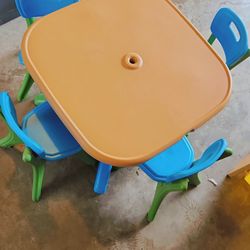 Kids Picnic Table and Chairs