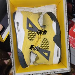 Air Jordan 4 Retro (GS) Size 5y