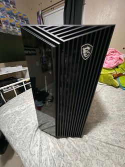 MSI Aegis Z2 Gaming Desktop - Ryzen 7 8700F - RTX 5060 - 16GB RAM - 2TB SSD