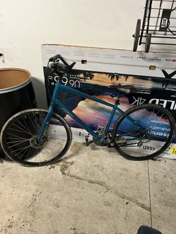 2021 Specialized Crossroads 2.0 700c Gravel bike
