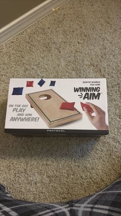 Desktop beanbag toss game