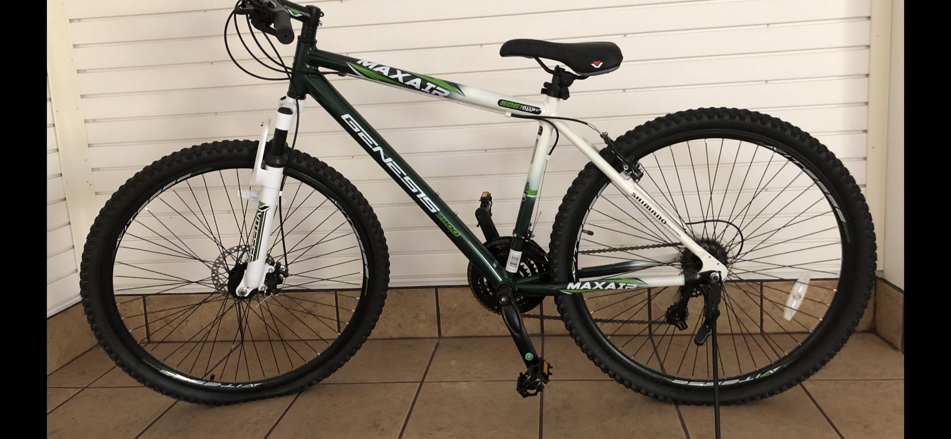 Genesis 2900 maxair 6061 bike for Sale in Miami FL OfferUp