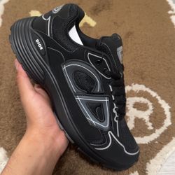 Dior B30’s